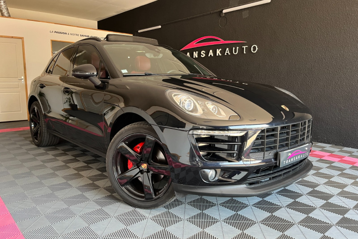 PORSCHE MACAN