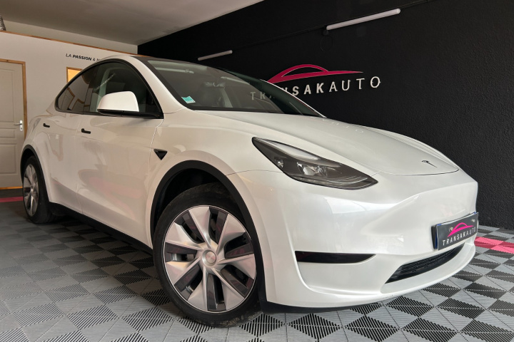 TESLA MODEL Y