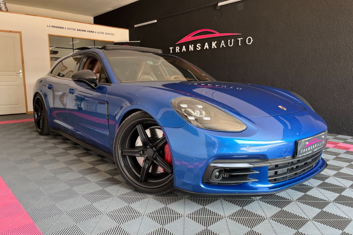 PORSCHE PANAMERA