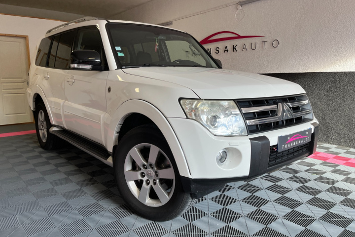 MITSUBISHI PAJERO LONG