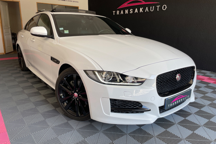 JAGUAR XE