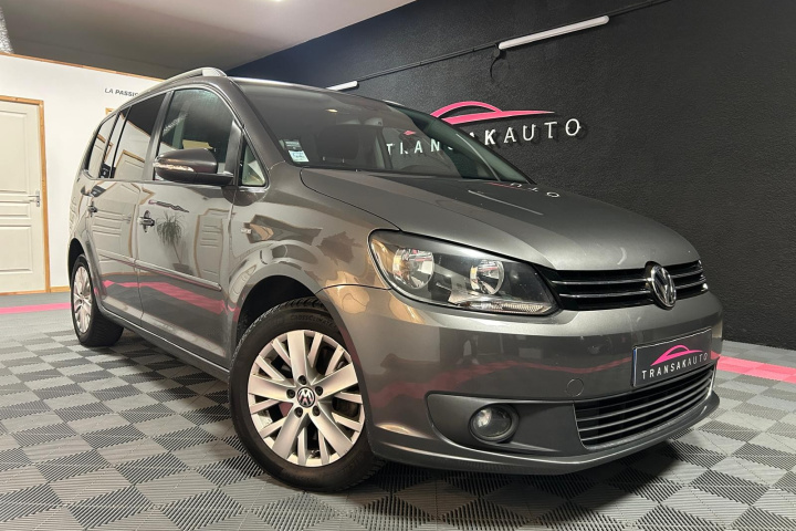 VOLKSWAGEN TOURAN